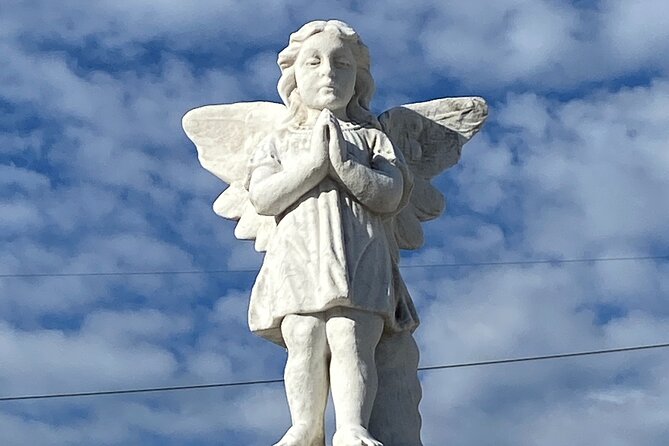 St. Roch Cemetery Tour - Exploring the Stations of the Cross