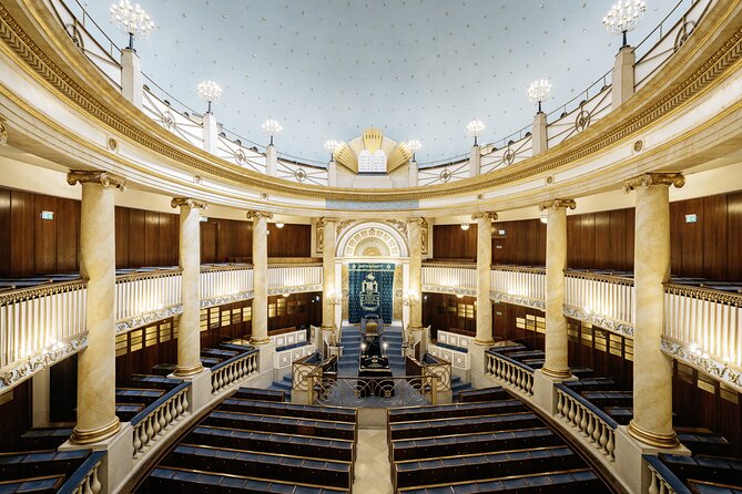 Stadttempel Admission Ticket With a Guided Tour - Jewish Traditions and Culture