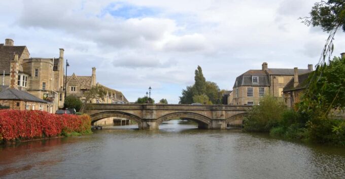 Stamford: Guided Walking Tour of Stamford - Exploring Stamfords History