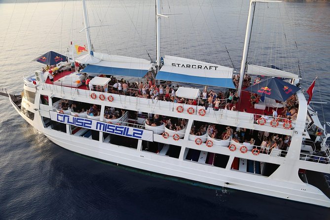 Starcraft Day Trip Party Boat - Included Amenities
