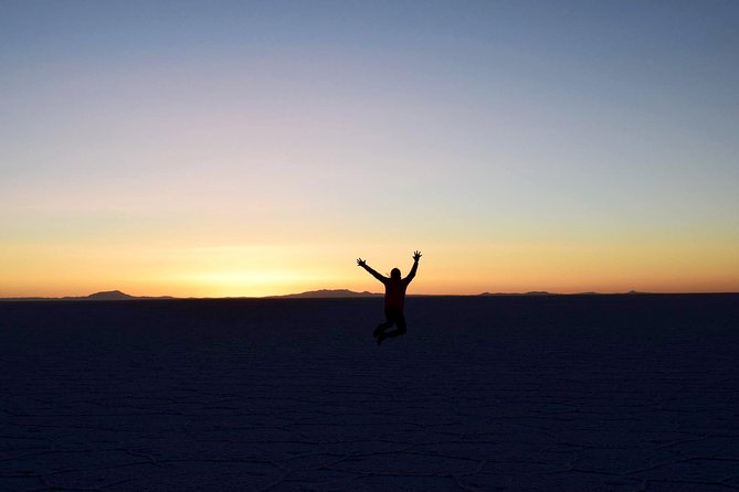Stars+Sunrise - Uyuni (Spanish Driver/Guide), 1-2 People Asking, Minimum 3 People Available - Vehicle and Amenities