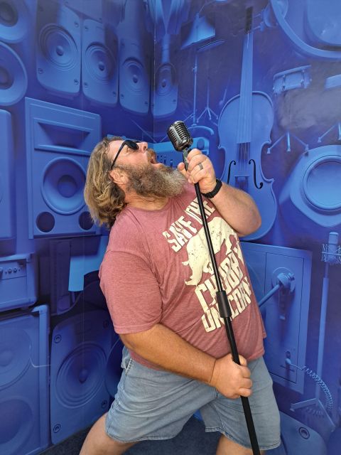 Statik Selfie Studio - Turn Ordinary Moments Extraordinary