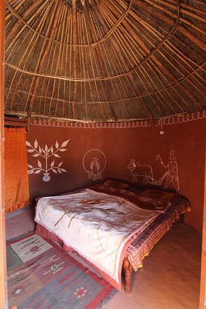 Stay in Mud House With Local Family - Key Points