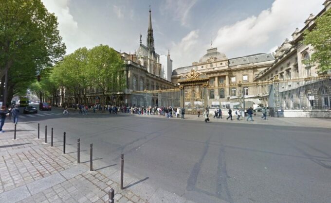 Ste Chapelle & Conciergerie Private Guided Tour With Tickets - Tour Group Size and Exclusivity
