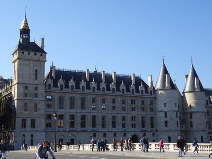 Ste Chapelle & Conciergerie Private Guided Tour With Tickets - Booking Information and Cancellation Policy