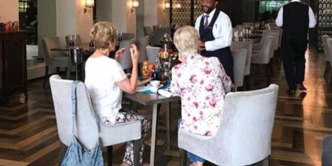 Stellenbosch & Franschhoek Wine Tasting Tour From Cape Town. - Inclusions and Accessibility