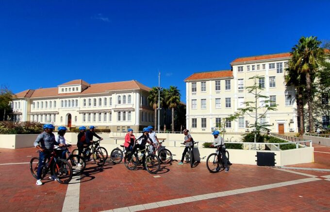 Stellenbosch: Historical Bike Tour & Wine Tasting - Wine Tasting and Chocolate Pairing