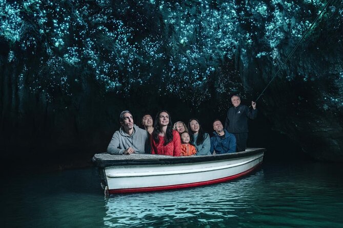 [Stevong Travel] 12-Hour LOTR Trollshaws & Waitomo Glowworm Tour - Inclusions and Exclusions