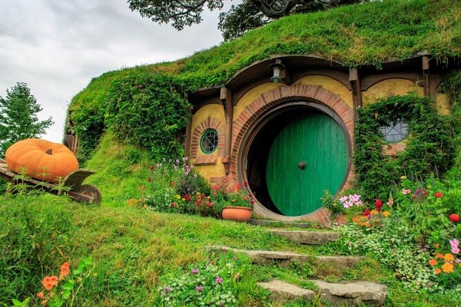 [Stevong Travel] Hobbiton Movie Set Guided Tour From Auckland - Tour Experience