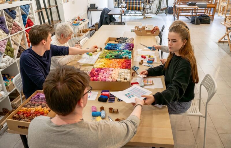 Stirling: Weave A Tartan Scarf In A Day Workshop - Materials and Refreshments