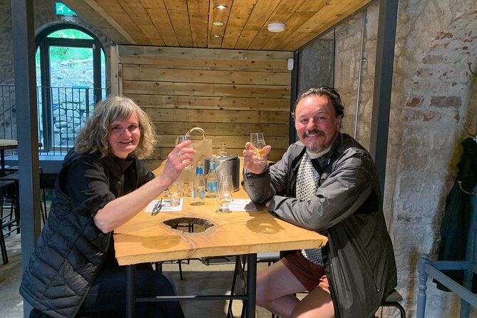 Stirling Wee Walk and A Gin - Inclusions and Exclusions