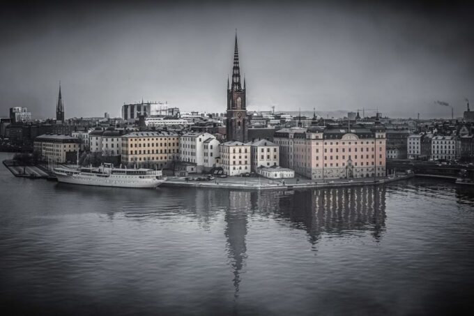 Stockholm: 1.5-Hour Ghost Walk and Historical Tour - Sensory Experience of Medieval Stockholm