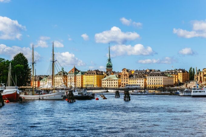 Stockholm: City Archipelago Sightseeing Cruise With Guide - Vessels and Archipelago Sights