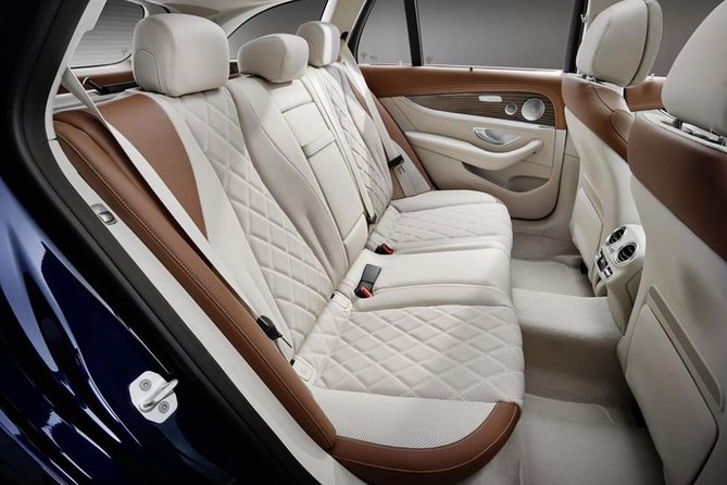 Stockholm Departure Private Transfer to Arlanda ARN Airport by Business Car - Reliable and Hassle-free Travel