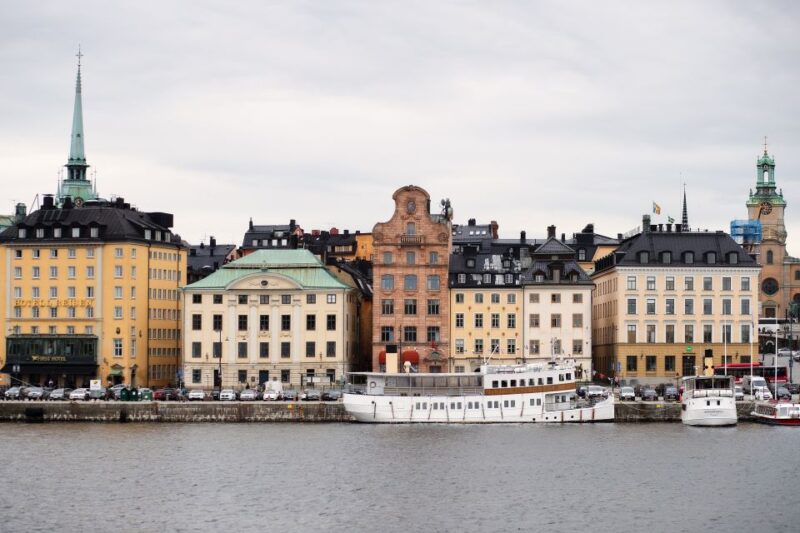 Stockholm: Express Walk With a Local in 60 Minutes - Good To Know