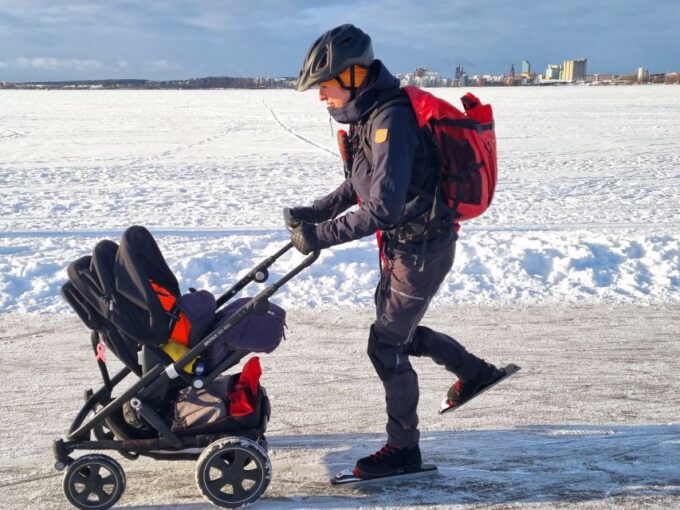 Stockholm: Family Friendly Private Ice Skating Tour & Lunch - Booking and Availability