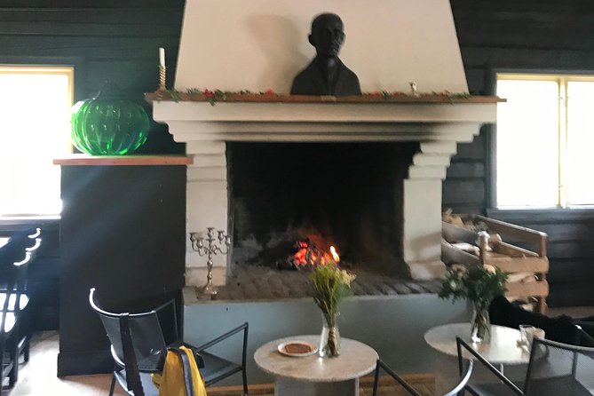 Stockholm Fire and Ice Tour! Dive Into Swedish Lifestyle! - Lunch in a Cozy Lodge