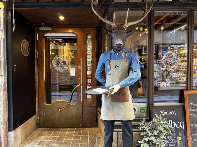 Stockholm: Food Walking Tour With Secret Dish - Group Size and Duration