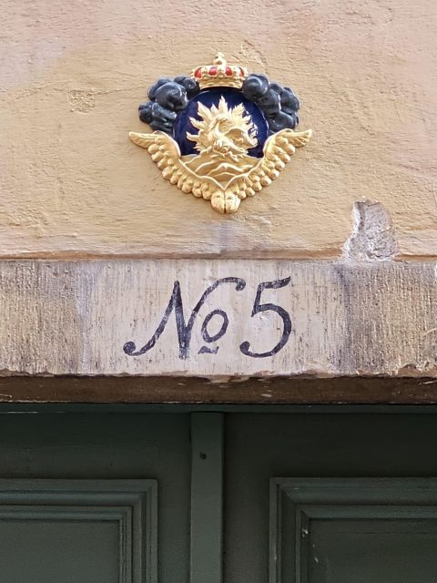 Stockholm: Gamla Stan Secrets and Old Town Walking Tour - Meeting Point and Access