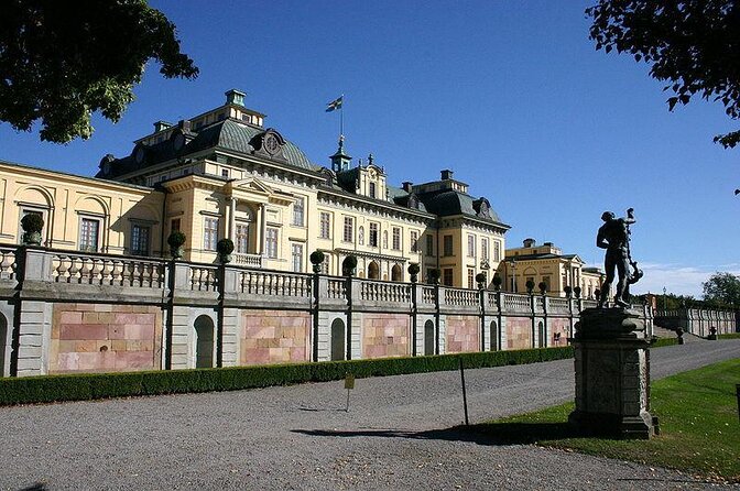 Stockholm Grand Sightseeing + Drottningholm Palace PRIVATE - Key Points