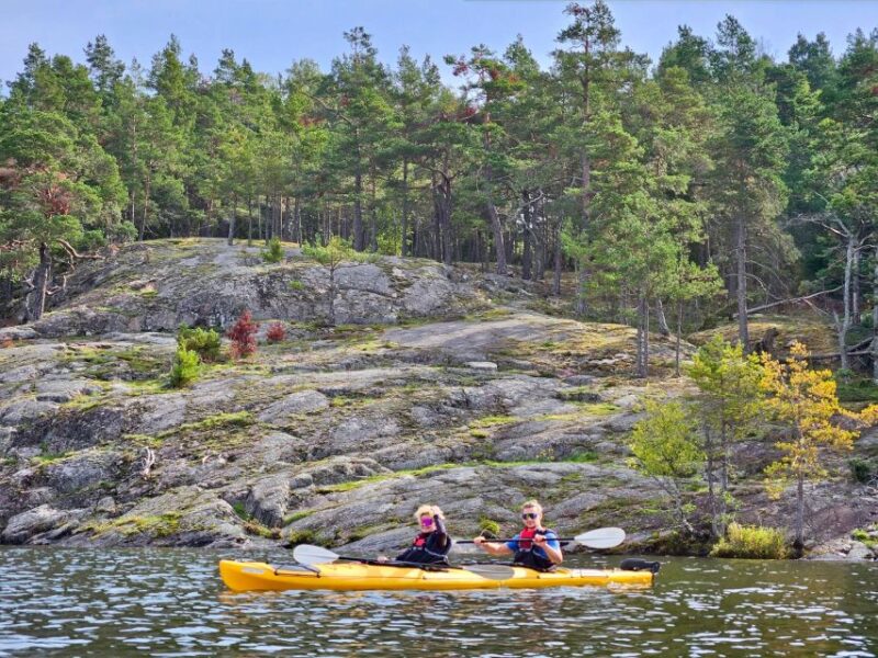 Stockholm: Guided Kayak Tour to Drottningholm Royal Palace - Customer Reviews