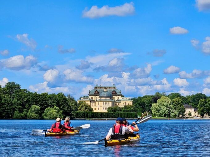 Stockholm: Guided Kayak Tour to Drottningholm Royal Palace - Kayaking Experience