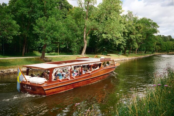 Stockholm: Historical Live-Guided Canal Cruise - Pricing