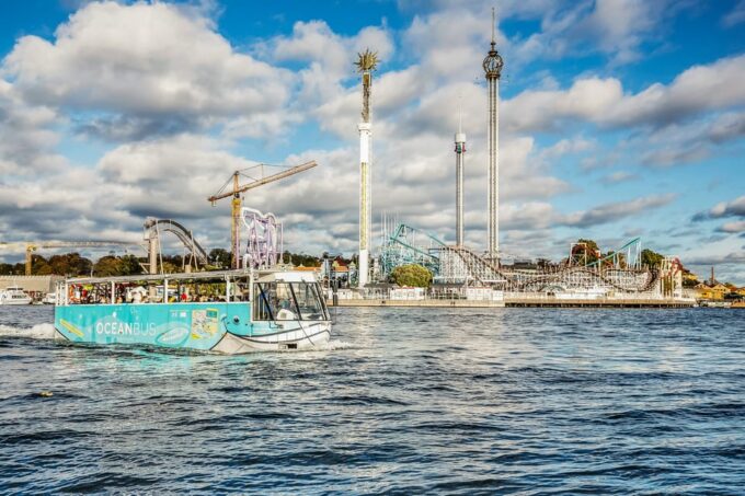 Stockholm: Land and Water Tour by Amphibious Bus - Transition to Water