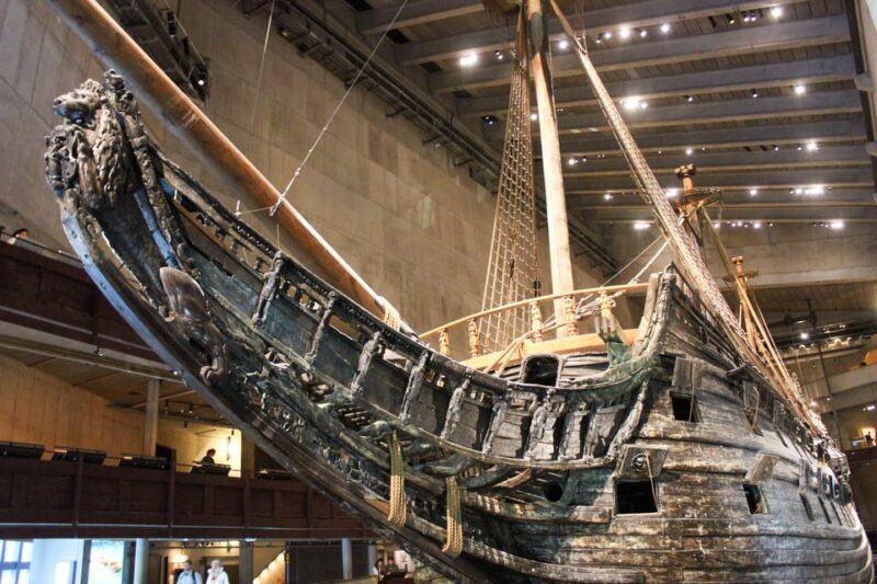 Stockholm: Must-See Attractions City Hall, Old Town & Vasa - Language and Guide