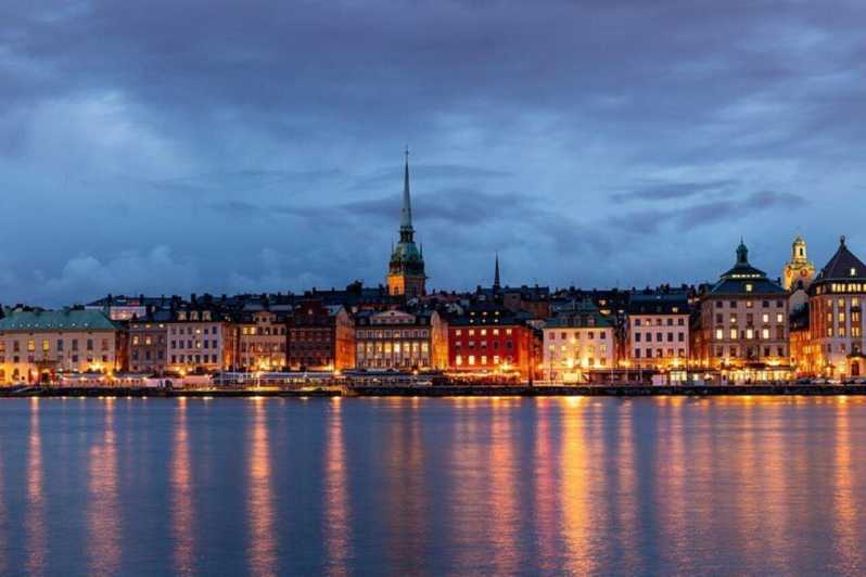 Stockholm: Must-See Attractions Walking Tour With a Guide - Good To Know