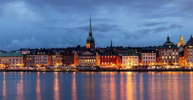 Stockholm: Must-See Attractions Walking Tour With a Guide - Attractions and Itinerary