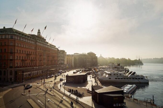 Stockholm: Must-See Attractions Walking Tour With a Guide - Navigating the Narrow Streets