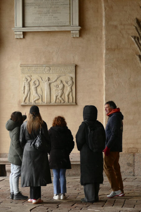 Stockholm Must See: City Hall, Gamla Stan and Vasa Museum - Getting to the Meeting Point