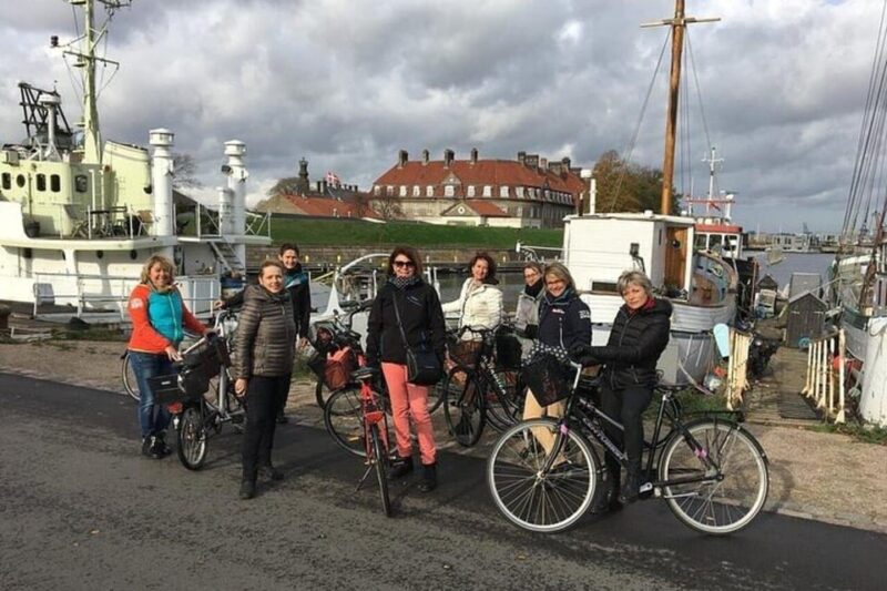 Stockholm : Old Town Private Walking Tour With a Guide - Meeting Point and Duration