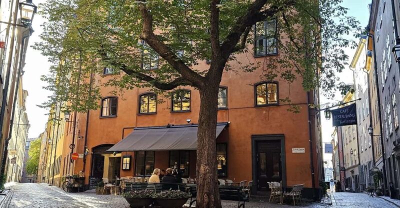Stockholm: Old Town Walking Tour, Stories and Secrets - Experience and Highlights