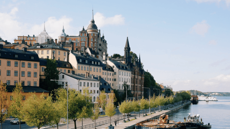 Stockholm: Old Town Walking Tour, Stories and Secrets - Meeting Location and Details