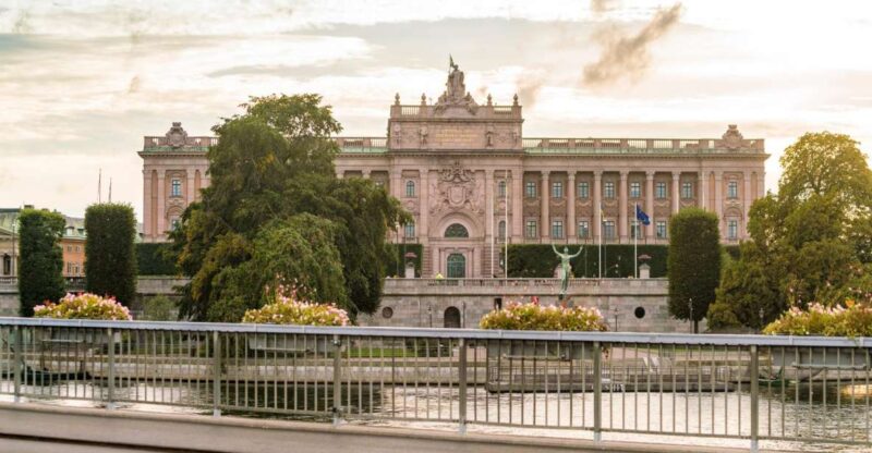 Stockholm Royal Palace Museums Gamla Stan Skip-the-line Tour - Tour Highlights and Experience