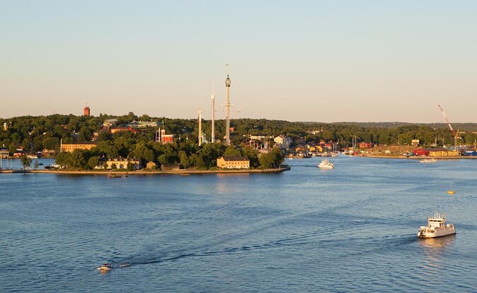 Stockholm Sightseeing Cruise Along Djurgarden Canal - Cruise Features and Amenities