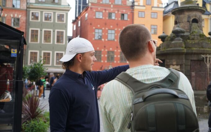 Stockholm: Walking Tour and Hop-on Hop-off Bus Tour - Knowledgeable Local Guides
