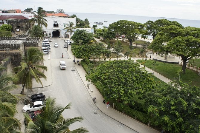 Stone Town Walking Tour in Zanzibar - Sultans Palace-turned-Museum