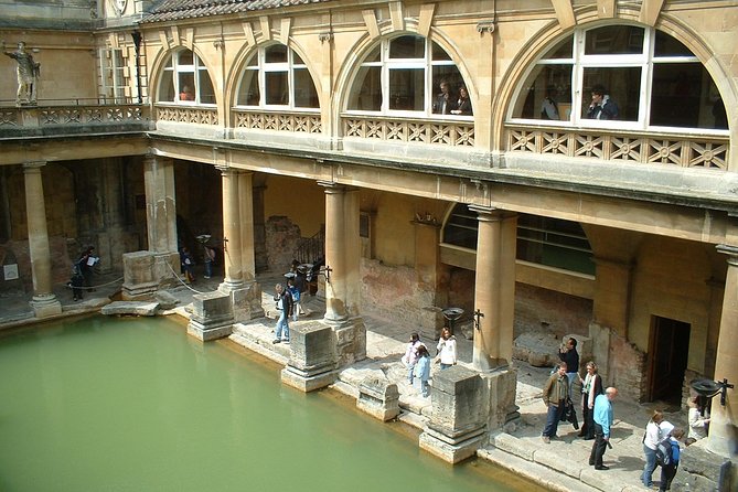Stonehenge and Bath Day Trip From London With Optional Roman Baths Visit - Admiring Baths 18th-Century Architecture