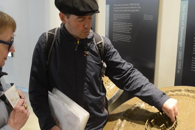 Stonehenge and Bath Tour With Overnight Stay in Bath - Exploring Stonehenge