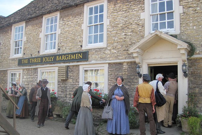Stonehenge, Avebury, Cotswolds. Small Guided Day Tour From Bath (Max 14 Persons) - Visiting Lacock Abbey and Village