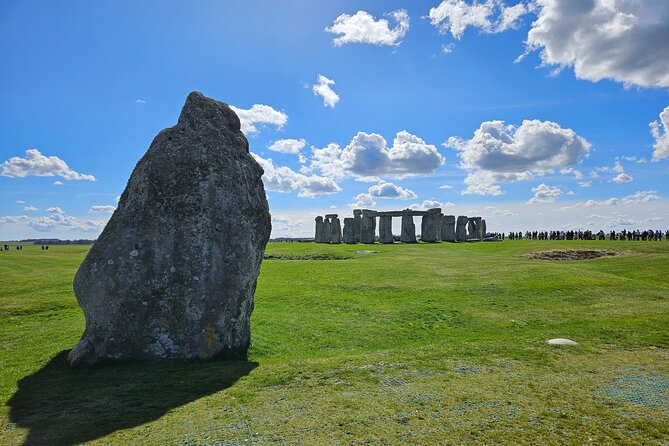 Stonehenge Half Day Tour From Southampton - Exploring Stonehenge