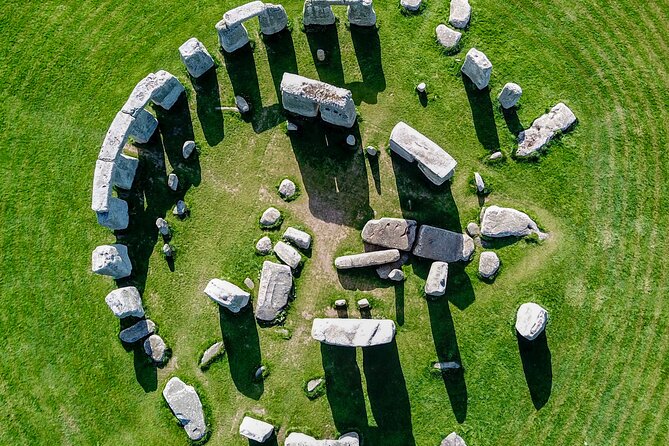Stonehenge Inner Circle and Bath Tour With Dinner - Dining Experience