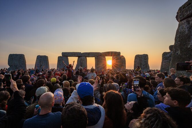 Stonehenge Summer Solstice Tour From London: Sunset or Sunrise Viewing - Exploring the Stone Circle