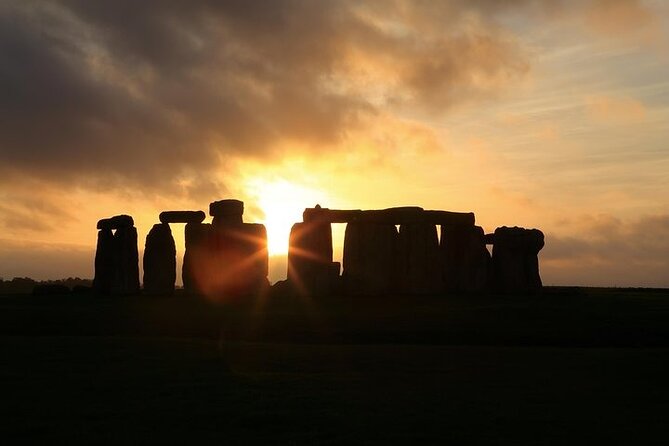 Stonehenge Summer Solstice Tour From London: Sunset or Sunrise Viewing - Avebury and Pub Dinner