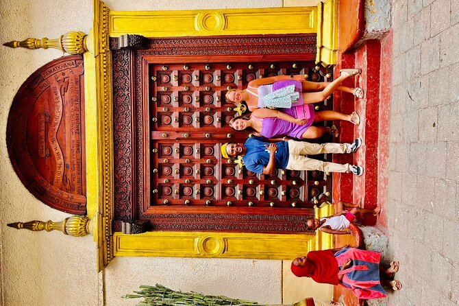 StoneTown Tours - Moderate Physical Fitness Required