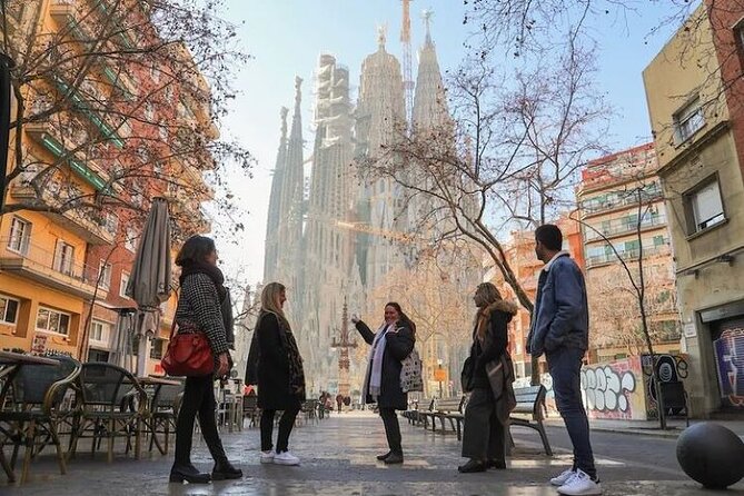 Stories of Sagrada Familia Insider Tour With Priority Access - Meeting Information