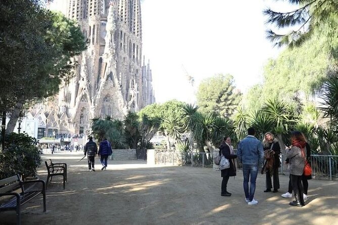 Stories of Sagrada Familia Insider Tour With Priority Access - Guided Tour Highlights